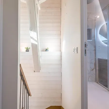 Les Cygnes Furnished House