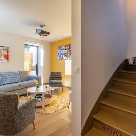 Les Cygnes Furnished House *