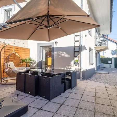 Les Cygnes Furnished House *